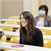 Laureata con lode in lettere e storia offre ripetizioni a studenti di scuole primarie e secondarie